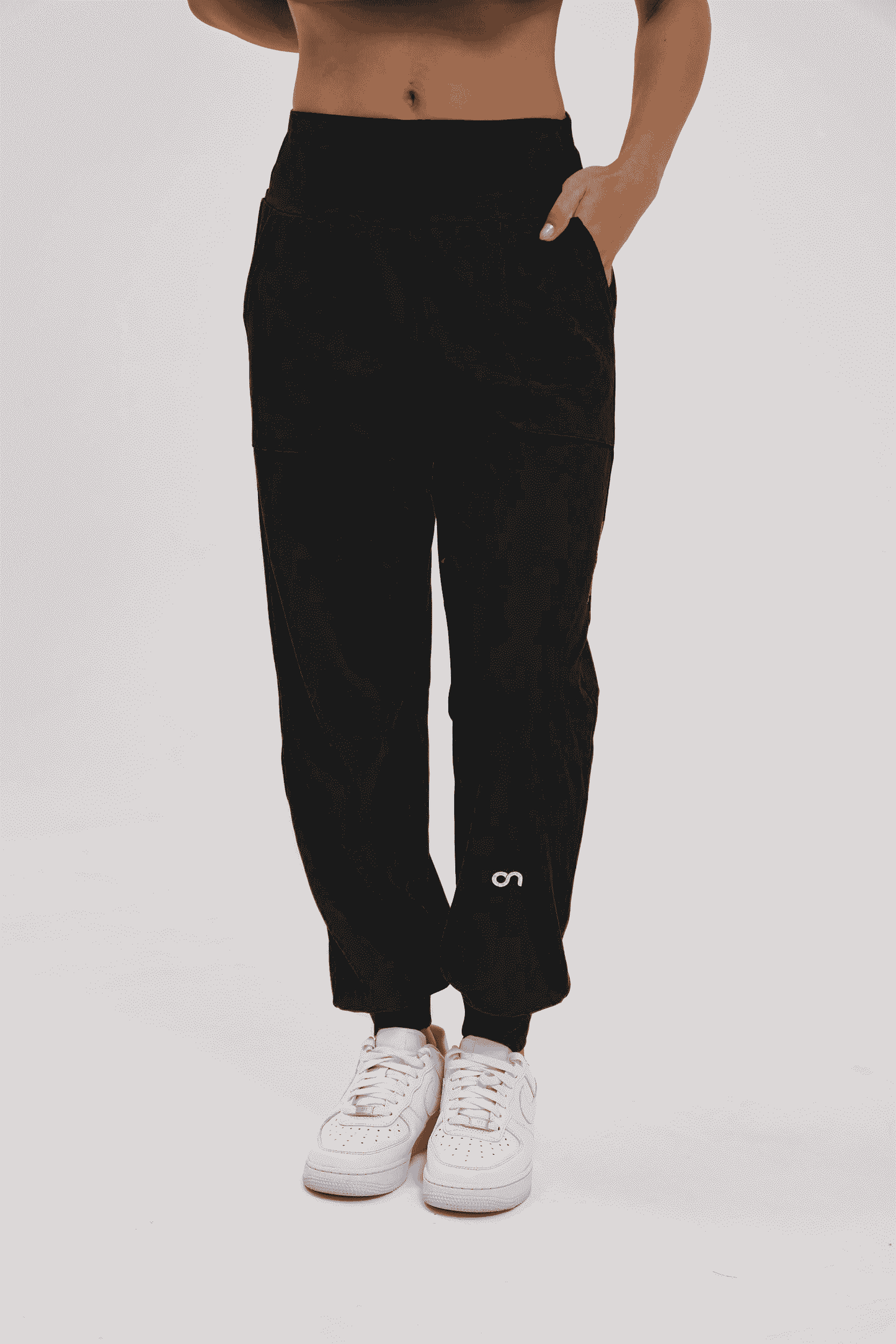 comfortable black color joggers for women