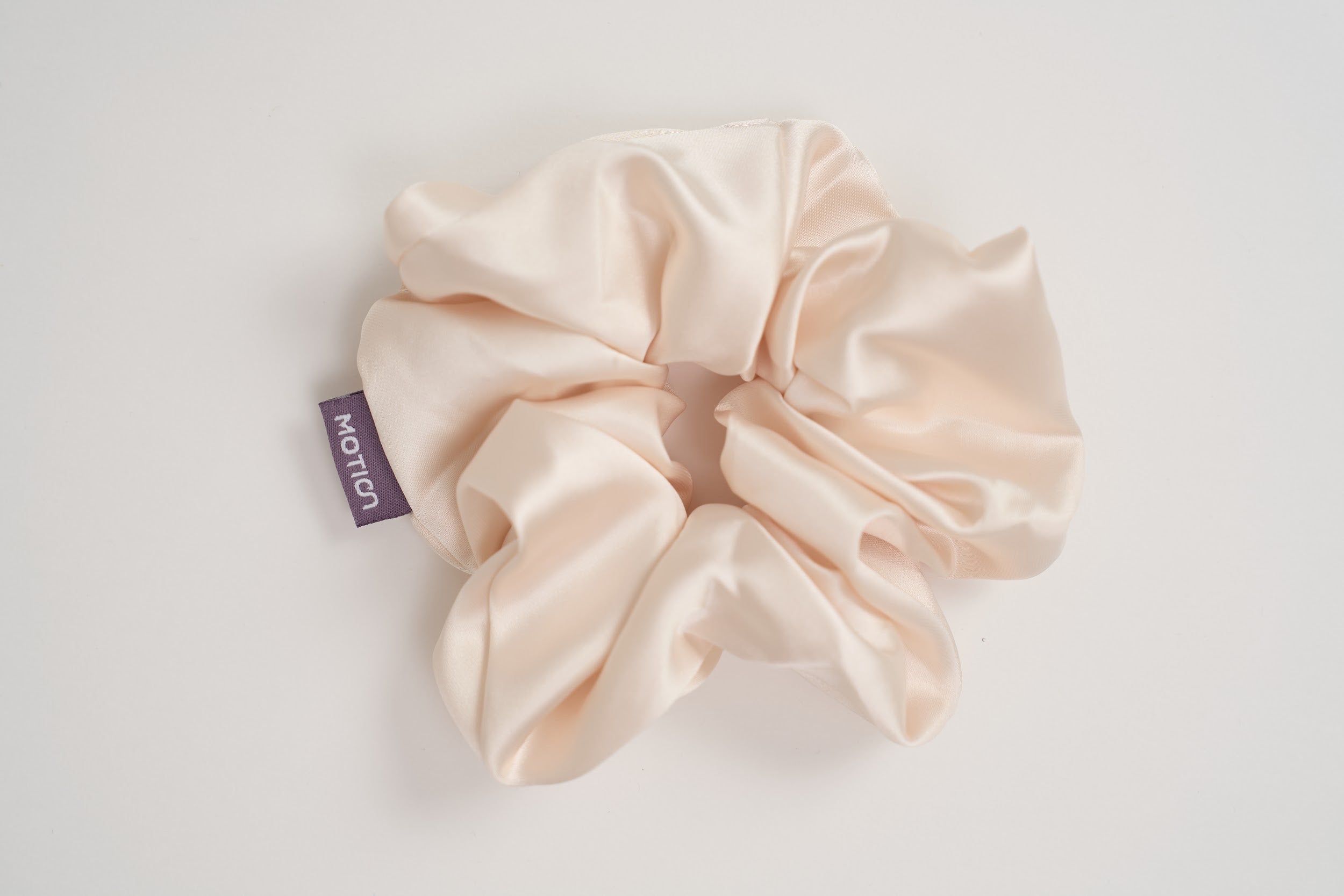 Aura Scrunchie – Silk Hair Scrunchie