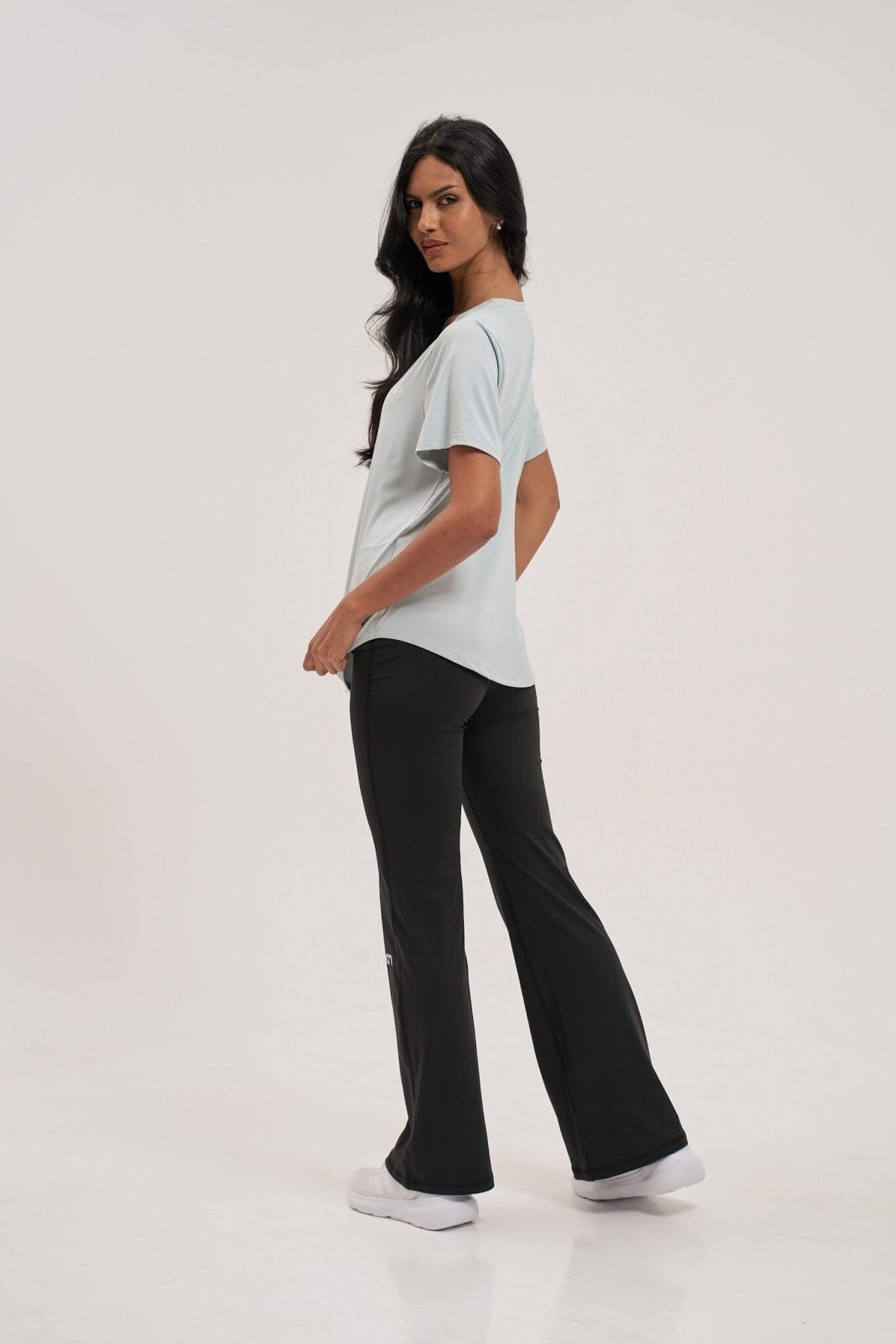 Light Green Stylish workout top for women – lightweight and moisture-wicking 