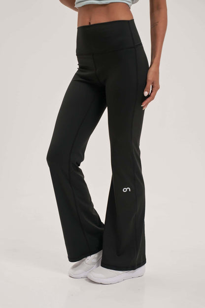 Black Yoga Pants For Women as bestwomen’s workout clothes gcc