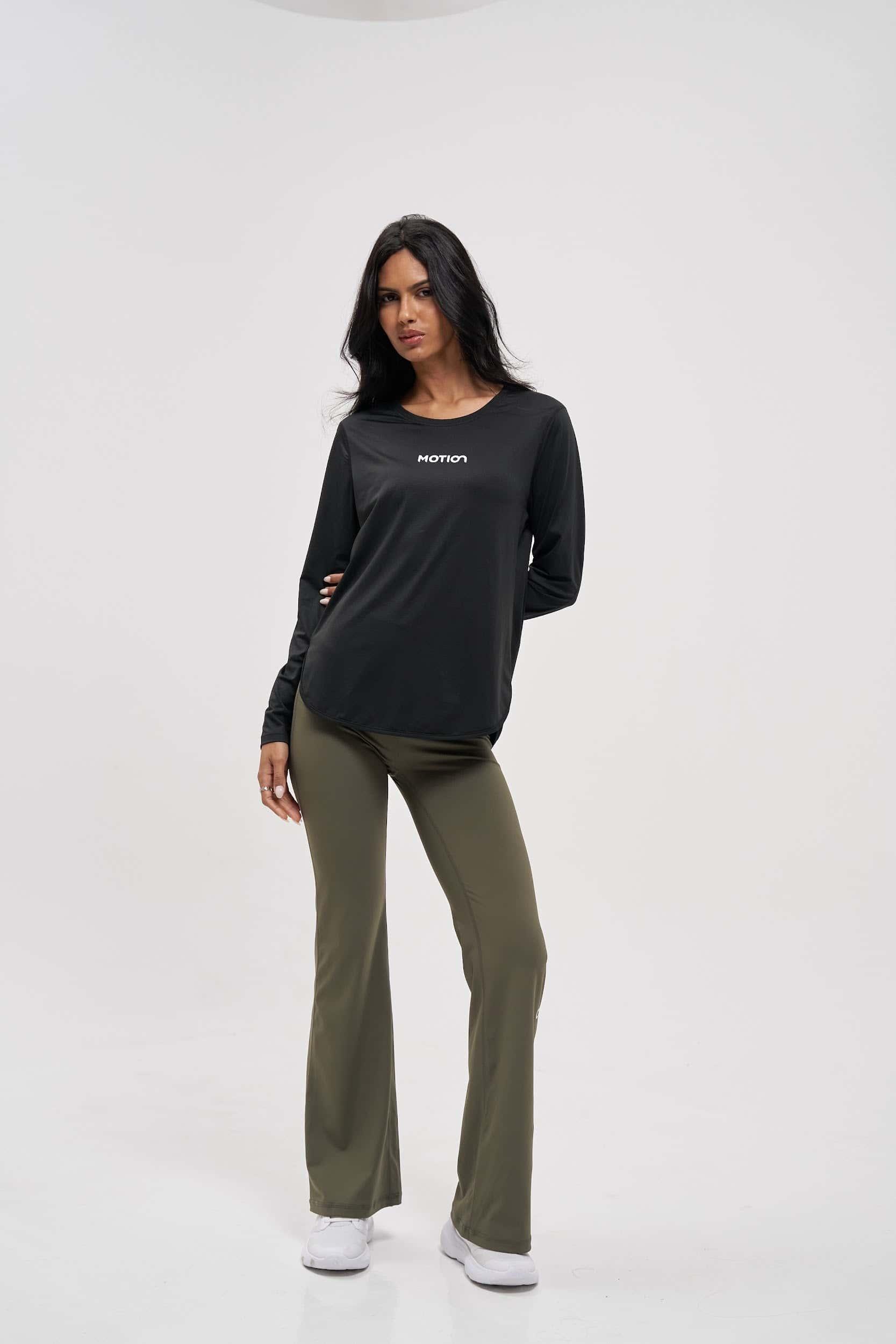 Strachable Black full sleeve t shirt for women for gym in UAE