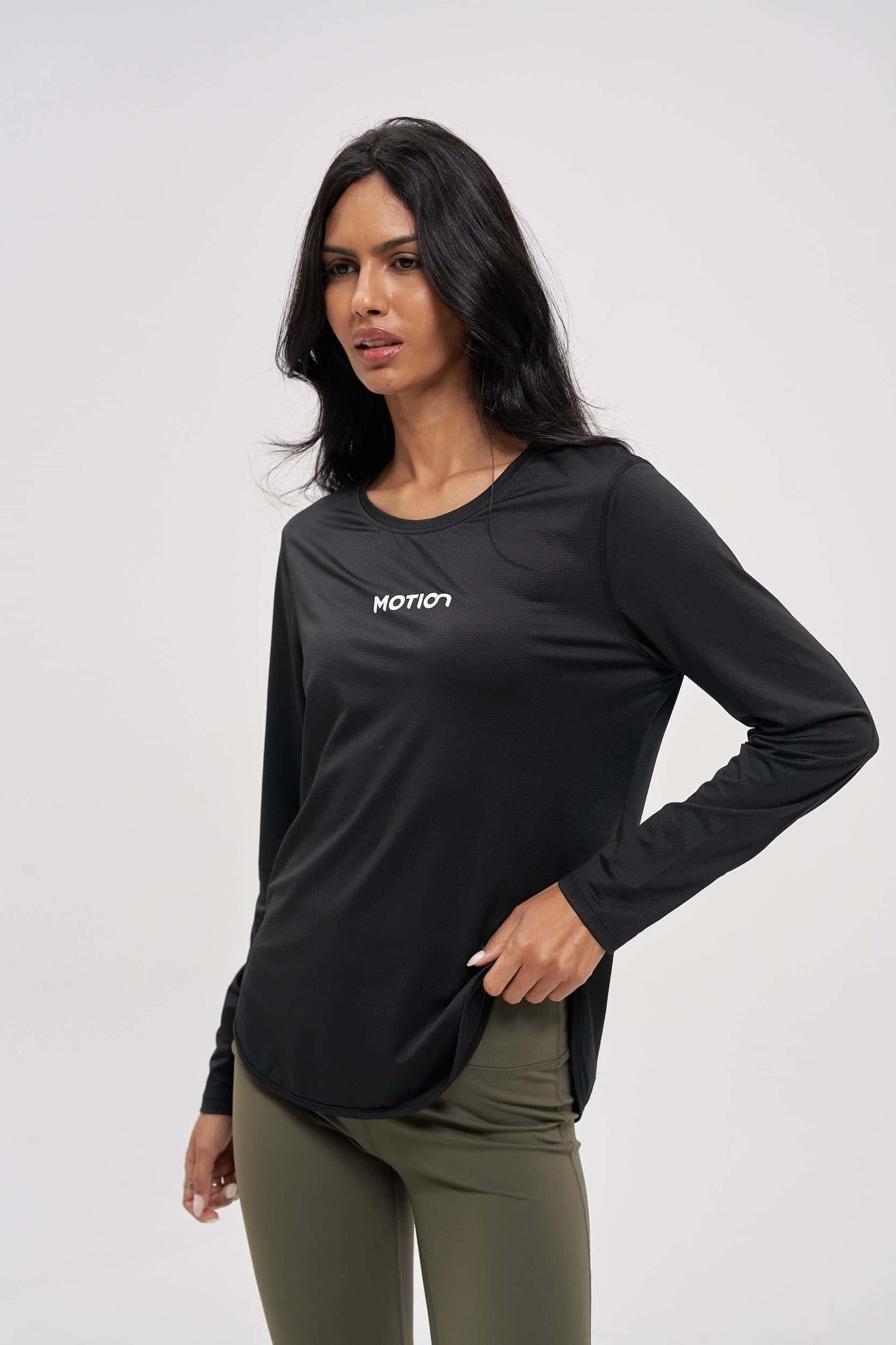 Durable and stretchable black long sleeve sportswear for active movement